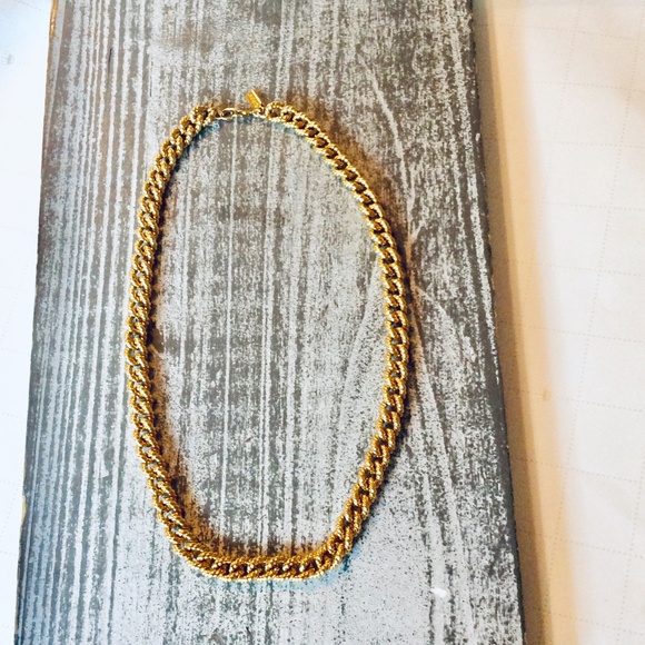 Vintage Monet Gold Link Necklace - Picture 2 of 6